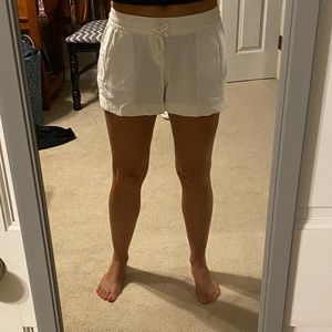 White linen shorts.  Old Navy size xs